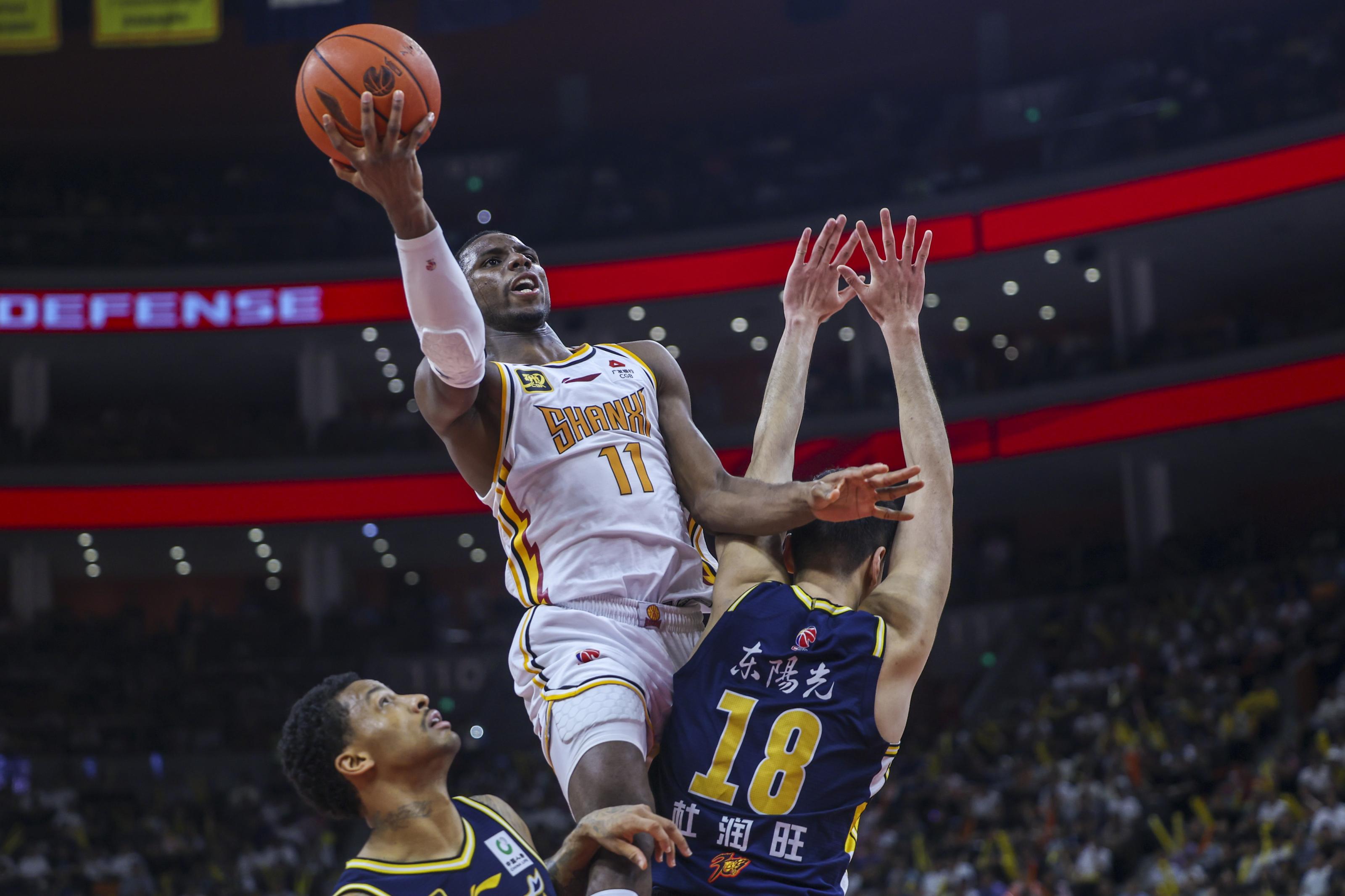 CBA战术调整奏效，成功扭转局势