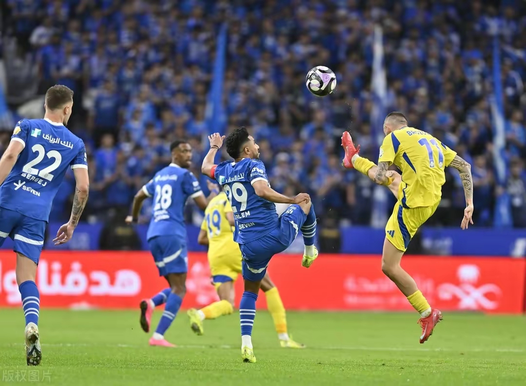 爱游戏下载-包含勒沃库森完胜希腊，C罗带队取胜的词条