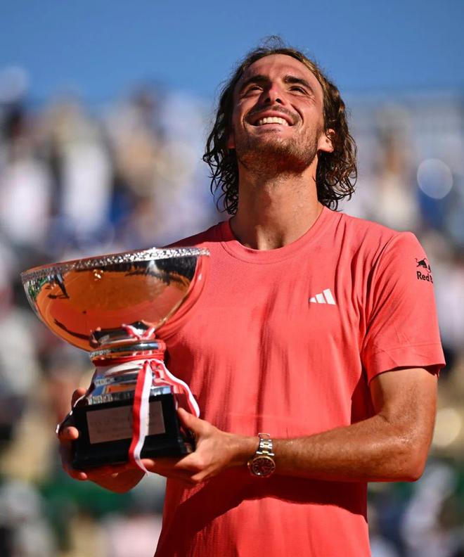 拉沃尔杯横扫戴维斯杯，西西帕斯带队取胜