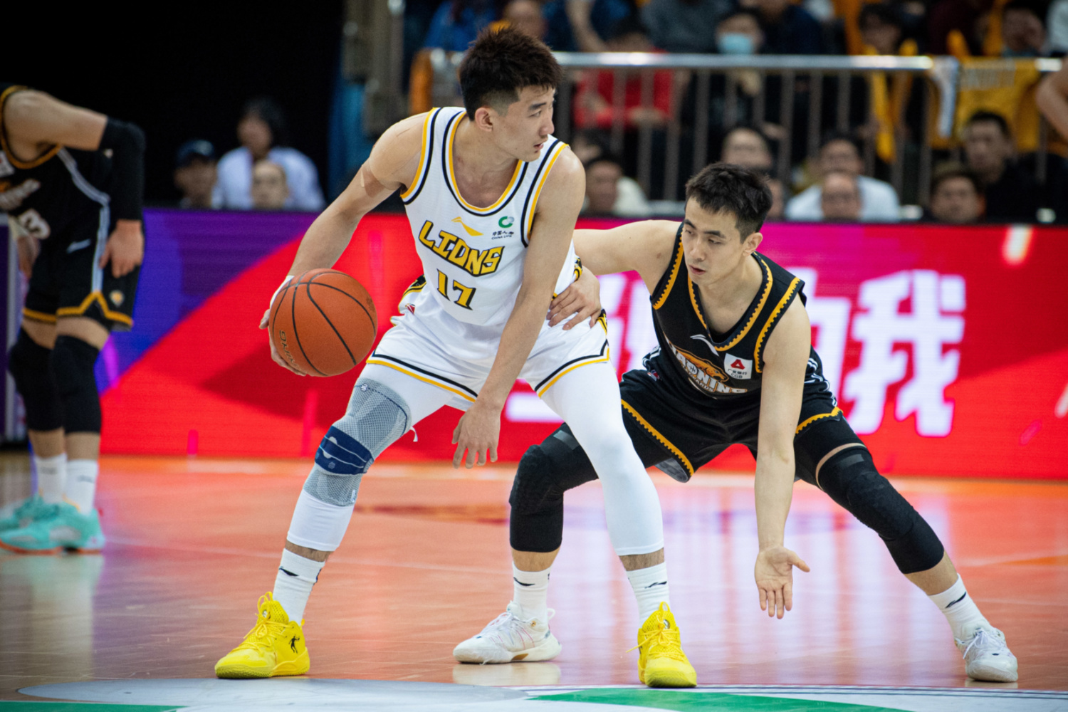 天津队险胜步行者，赵继伟惊艳四座