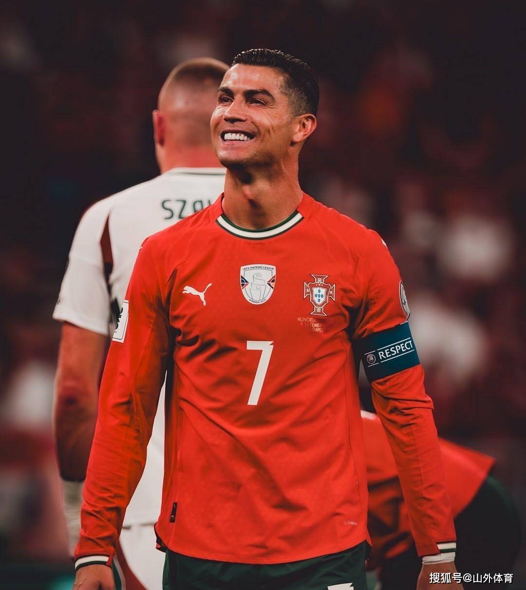 巴黎逆转中国，C罗关键制胜