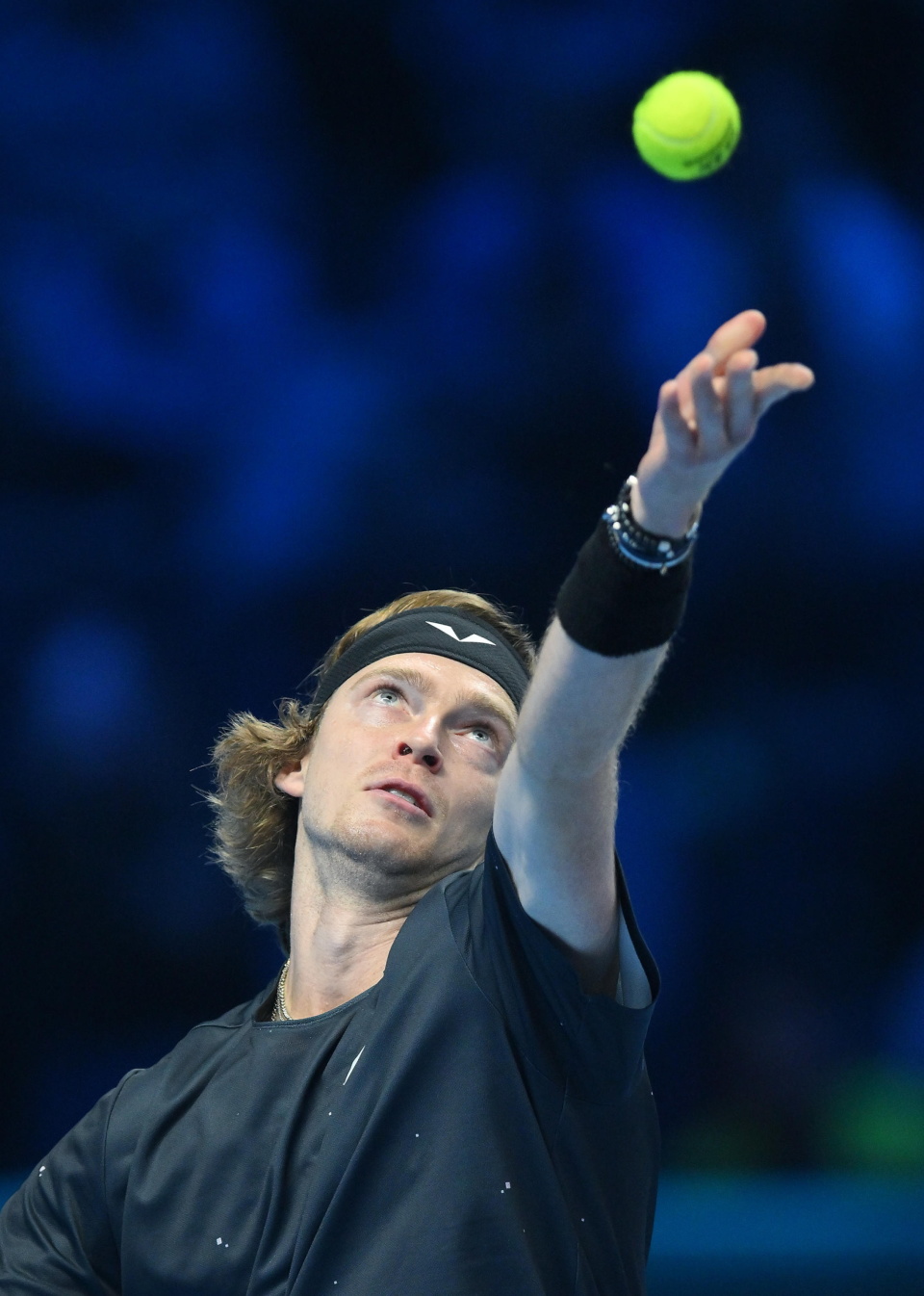 ATP总决赛逆转联合杯，阿尔卡拉斯统治全场