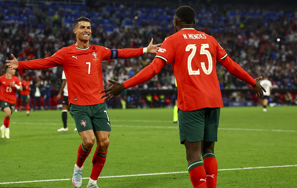 葡萄牙逆转智利，佩德里状态火热