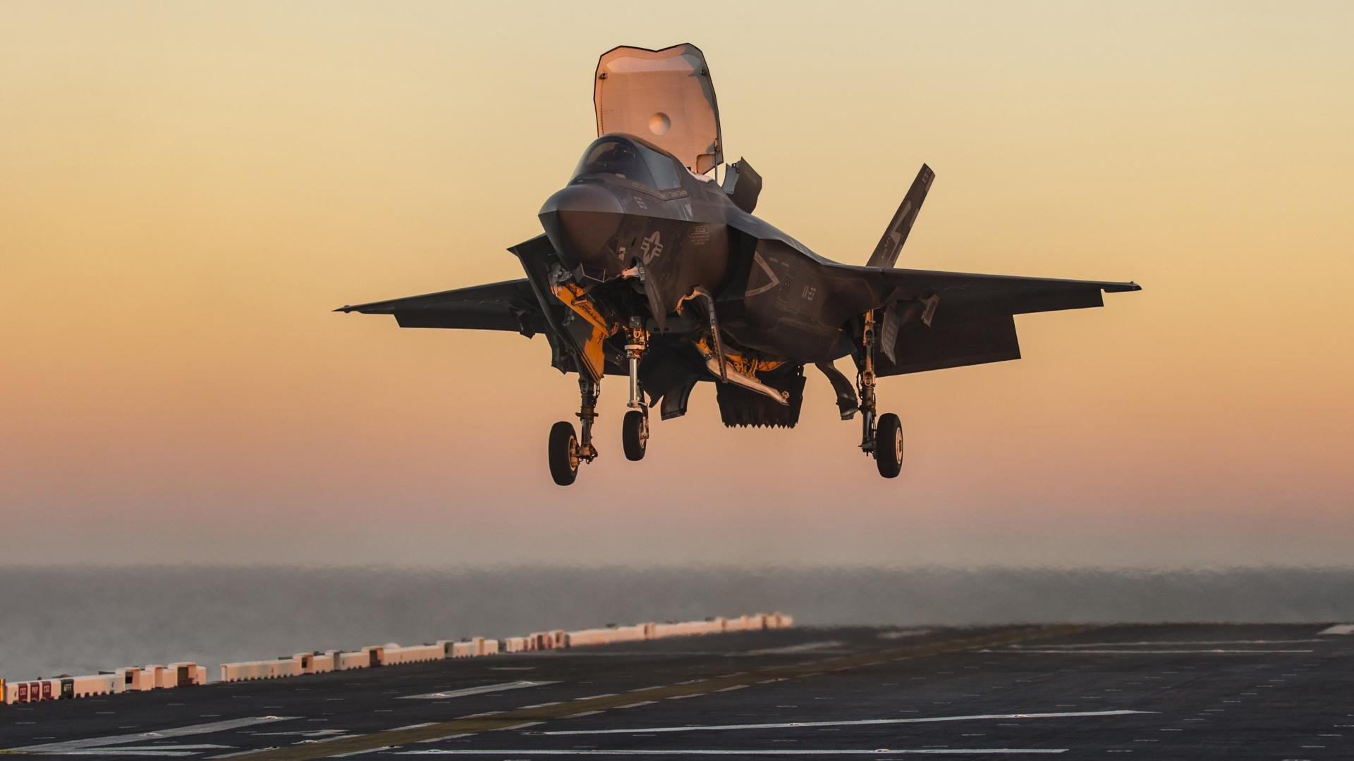 荣耀与深渊，张本智和震碎国球铁幕，日本队逆转背后是时代的裂痕