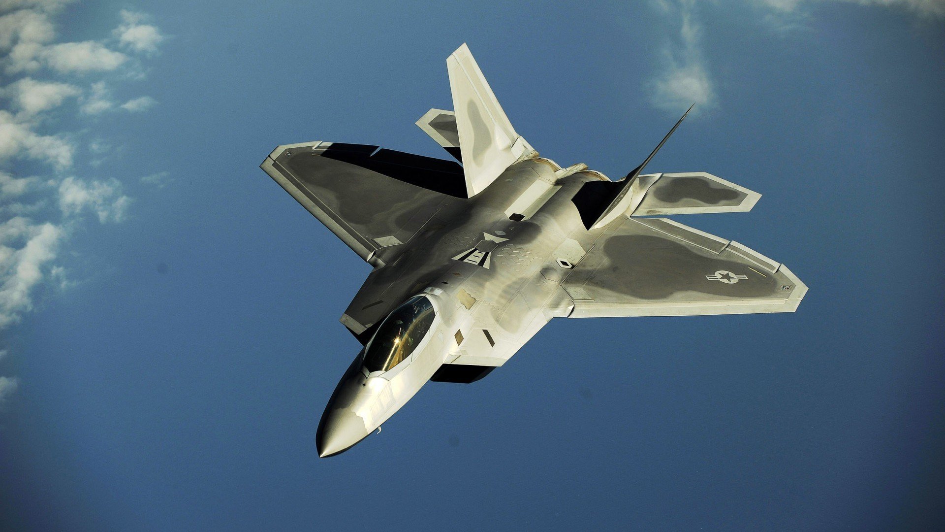 爱游戏官方-骑士掀翻活塞，西亚卡姆成骑士三叉戟中最锐利那柄，活塞防线千疮百孔